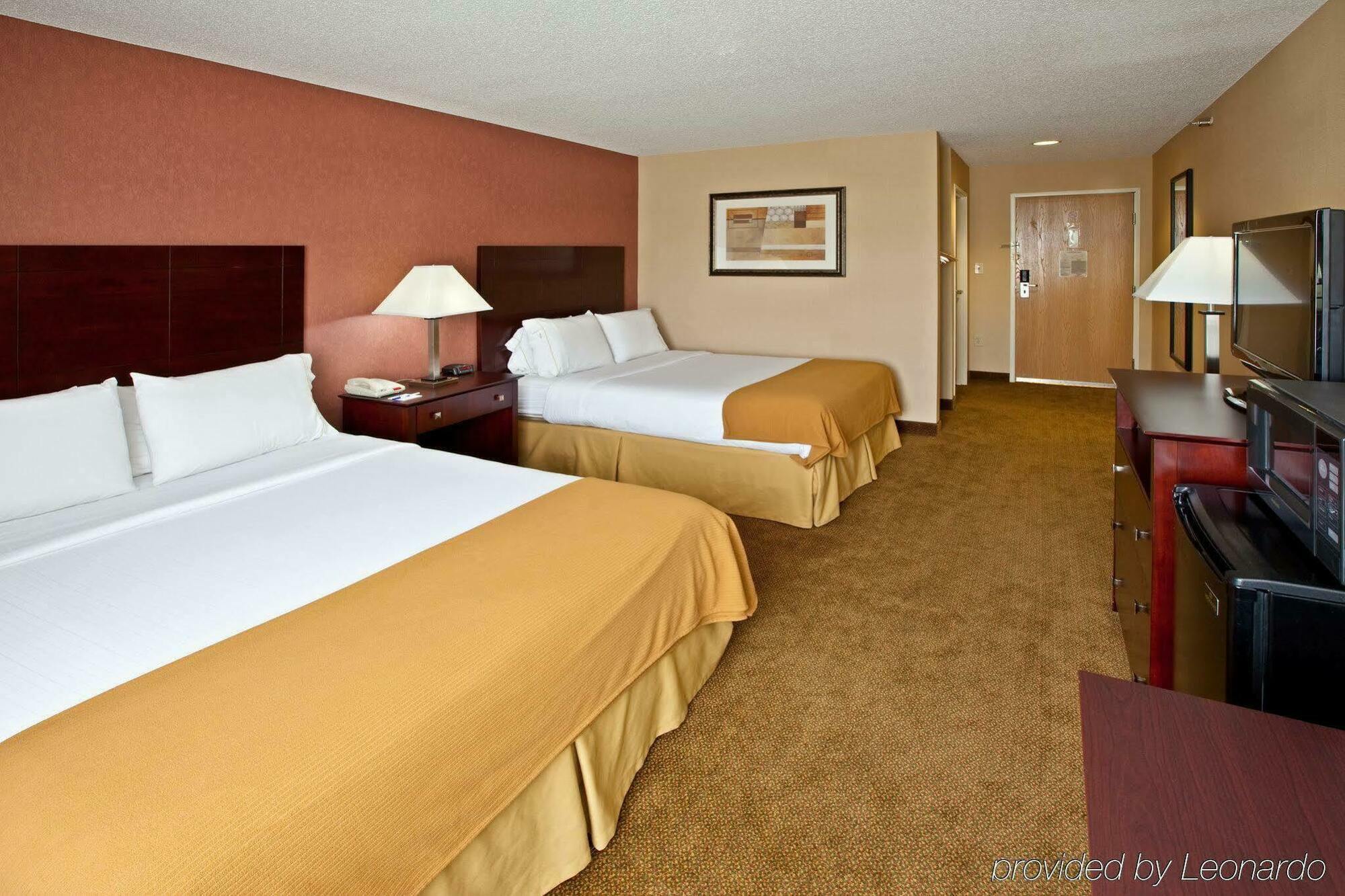 Holiday Inn Express Hotel & Suites Cincinnati-North/Sharonville Exterior foto